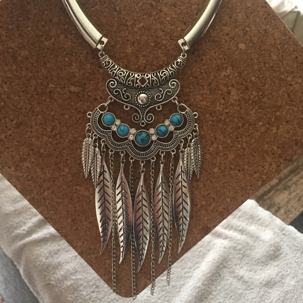 LAST ONE GOLD‼️Boho Feather Drop Necklace - Picture 4 of 7